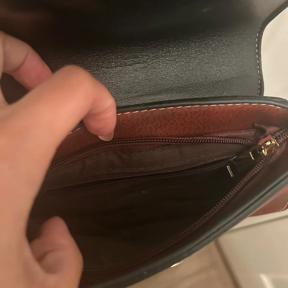 Michael Kors crossbody - Picture 3 of 3